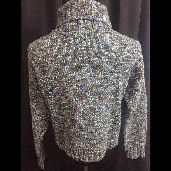 Beautiful knitted sweater by Wind River - Picture 2 of 2